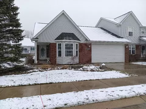 1396 Lincoln St, Lapeer, MI 48446