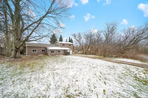 126 Peacock Walk, Jackson, MI 49202 photo 2