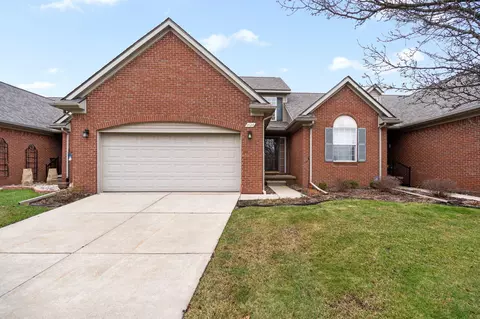 2626 Ambassador Dr, Ypsilanti, MI 48198