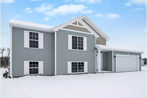 354 Willow Run Dr, Wayland, MI 49348