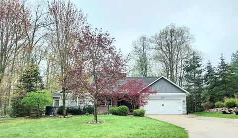 9155 Briarstone Dr, Canadian Lakes, MI 49346