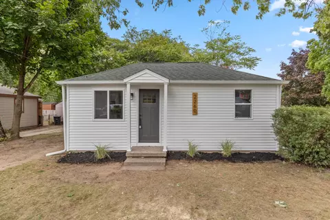 2260 Hughes Ave, Norton Shores, MI 49441