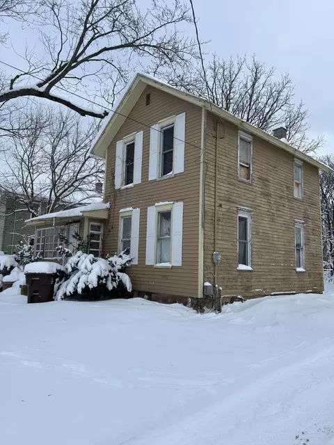 505 Jones St, Ionia, MI 48846