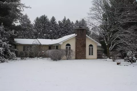 3552 Weber Rd, Saline, MI 48176