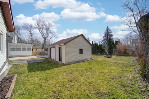Exterior - 713 Randolph St, Jackson, MI 49203 photo 12 of 16