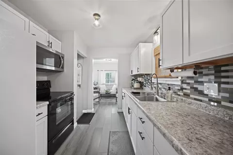 Kitchen - 713 Randolph St, Jackson, MI 49203 photo 1 of 5