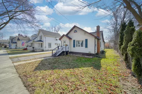 Exterior - 713 Randolph St, Jackson, MI 49203 photo 3 of 16