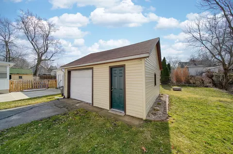 Exterior - 713 Randolph St, Jackson, MI 49203 photo 6 of 16