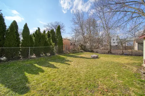Exterior - 713 Randolph St, Jackson, MI 49203 photo 8 of 16