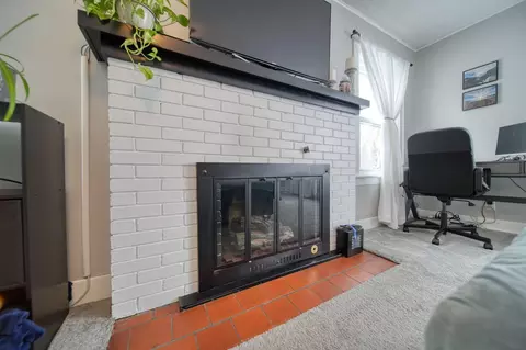 Living - 713 Randolph St, Jackson, MI 49203 photo 3 of 5