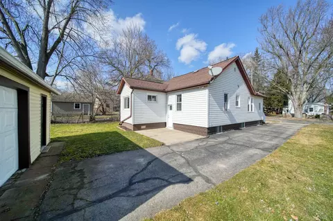 Exterior - 713 Randolph St, Jackson, MI 49203 photo 13 of 16