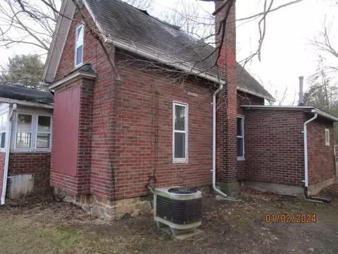 302 Henrietta St, Munith, MI 49259 photo 3