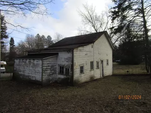 302 Henrietta St, Munith, MI 49259 photo 5