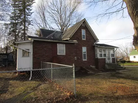 302 Henrietta St, Munith, MI 49259 photo 2