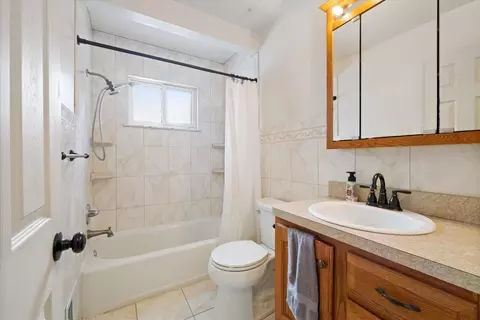 30143 Jamestown St, Romulus, MI 48174 photo 16