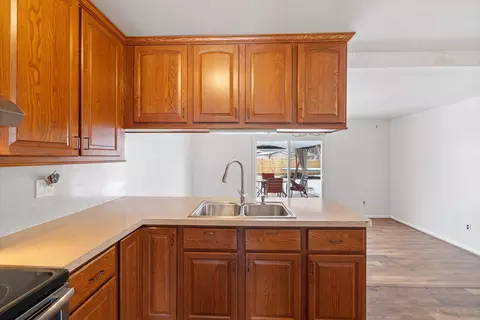 30143 Jamestown St, Romulus, MI 48174 photo 6