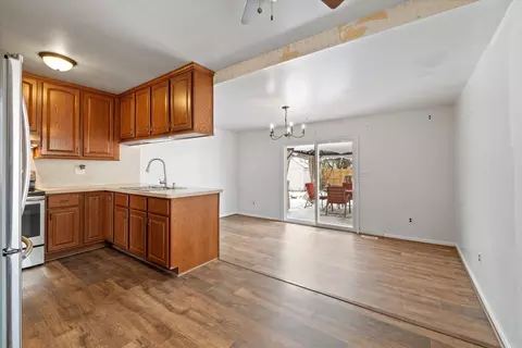 30143 Jamestown St, Romulus, MI 48174 photo 7