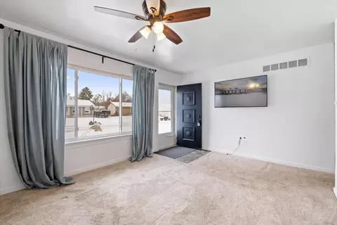 30143 Jamestown St, Romulus, MI 48174 photo 5