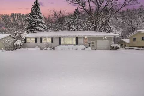 1634 W Giles Rd, Muskegon, MI 49445