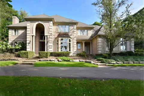 5140 Crest Knolls Ct, Bloomfield Township, MI 48302
