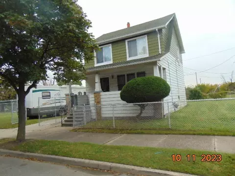 5877 Saint Clair St, Detroit, MI 48213