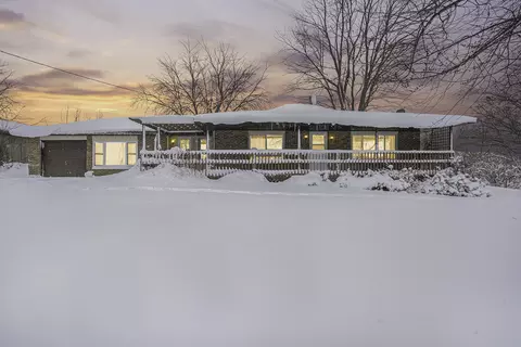 10941 S Maple Island Rd, Fremont, MI 49412
