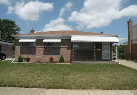 16081 Beverly Cir, Roseville, MI 48066