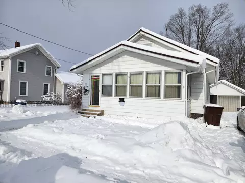 147 Church St, Saranac, MI 48881