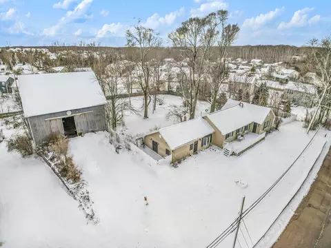 301 Wallace St, Williamston, MI 48895