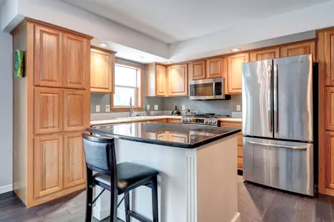 3233 Chenoa St, Commerce Twp, MI 48382 photo 6