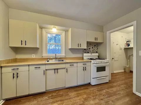 2404 Midday St, Jackson, MI 49203 photo 9