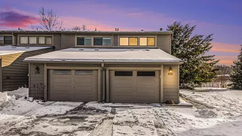 668 Peninsula Ct #91, Ann Arbor, MI 48105