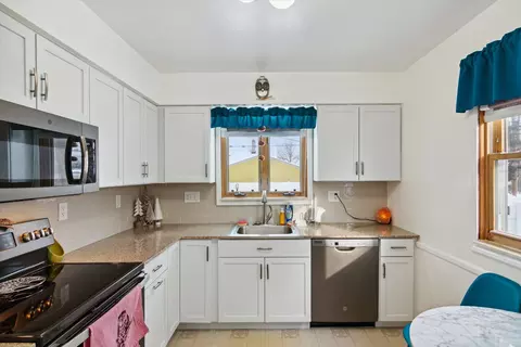 412 Massoit St, Clawson, MI 48017 photo 7