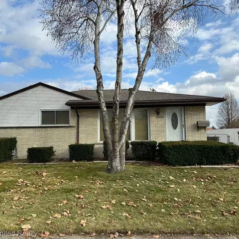 8341 Margaret St, Taylor, MI 48180