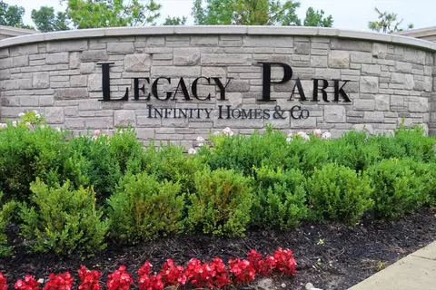 8926 Heritage Dr, Romulus, MI 48174 photo 2