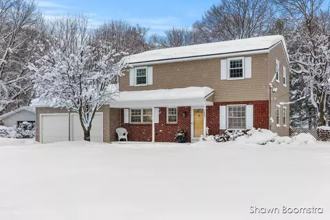 7641 Graceland Dr, Jenison, MI 49428