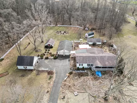 6628 Warren Woods Rd, Three Oaks, MI 49128