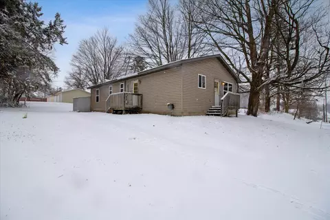 109 E Walnut St, Stanton, MI 48888