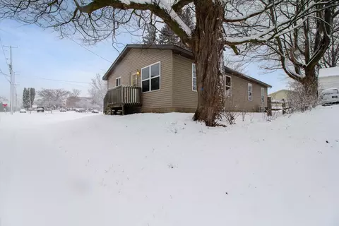 109 E Walnut St, Stanton, MI 48888 photo 3