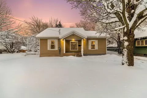 618 Leonard St NE, Grand Rapids, MI 49503