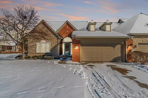 47718 Vistas Circle Dr S, Canton, MI 48188
