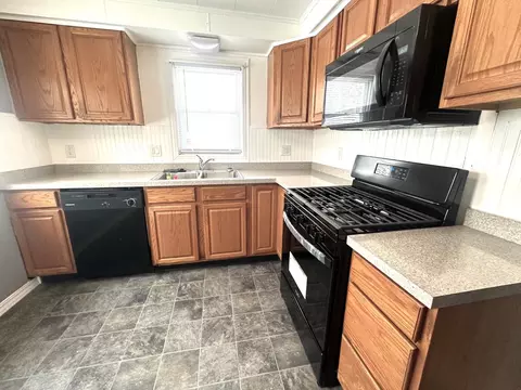 302 Hague Ave, Jackson, MI 49203 photo 9