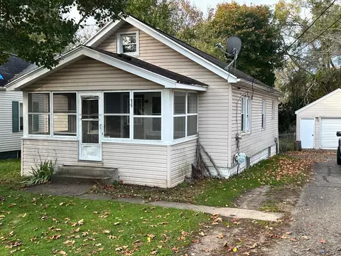 302 Hague Ave, Jackson, MI 49203 photo 3