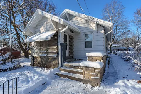 76 Maple Grove Ave, Battle Creek, MI 49017