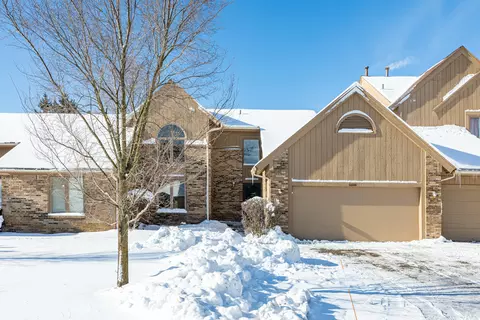 6606 Westbrooke Ct, West Bloomfield, MI 48322