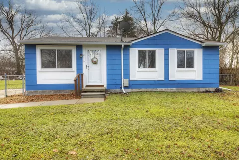 2116 Champagne Dr, Ann Arbor, MI 48108