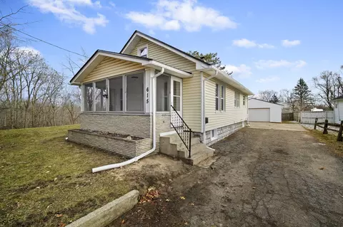 615 N Pleasant St, Jackson, MI 49202