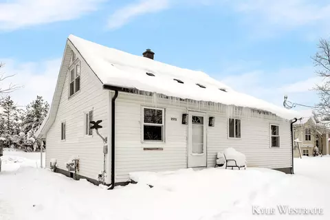 2533 Dean Lake Ave NE, Grand Rapids, MI 49505