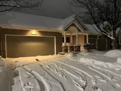 619 W Melrose Dr, Holland, MI 49423
