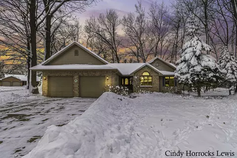 1002 Marshall Ave, Portland, MI 48875